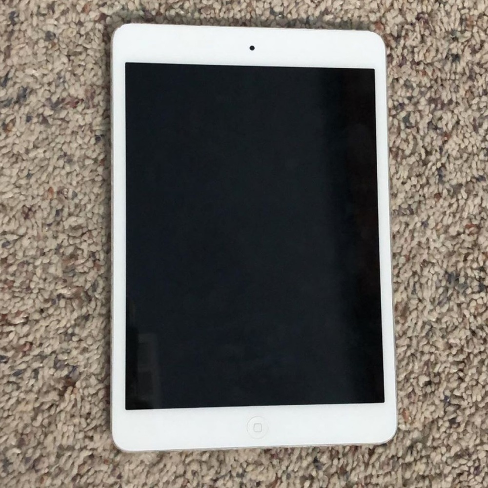 ⭐️IPAD MINI!⭐️